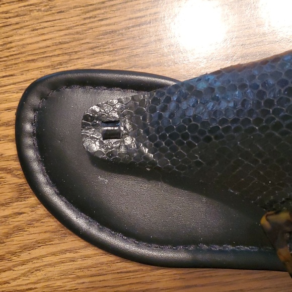 Donald Pilner Wedge Sandals Size 8 Black with Buckle - Picture 4 of 8